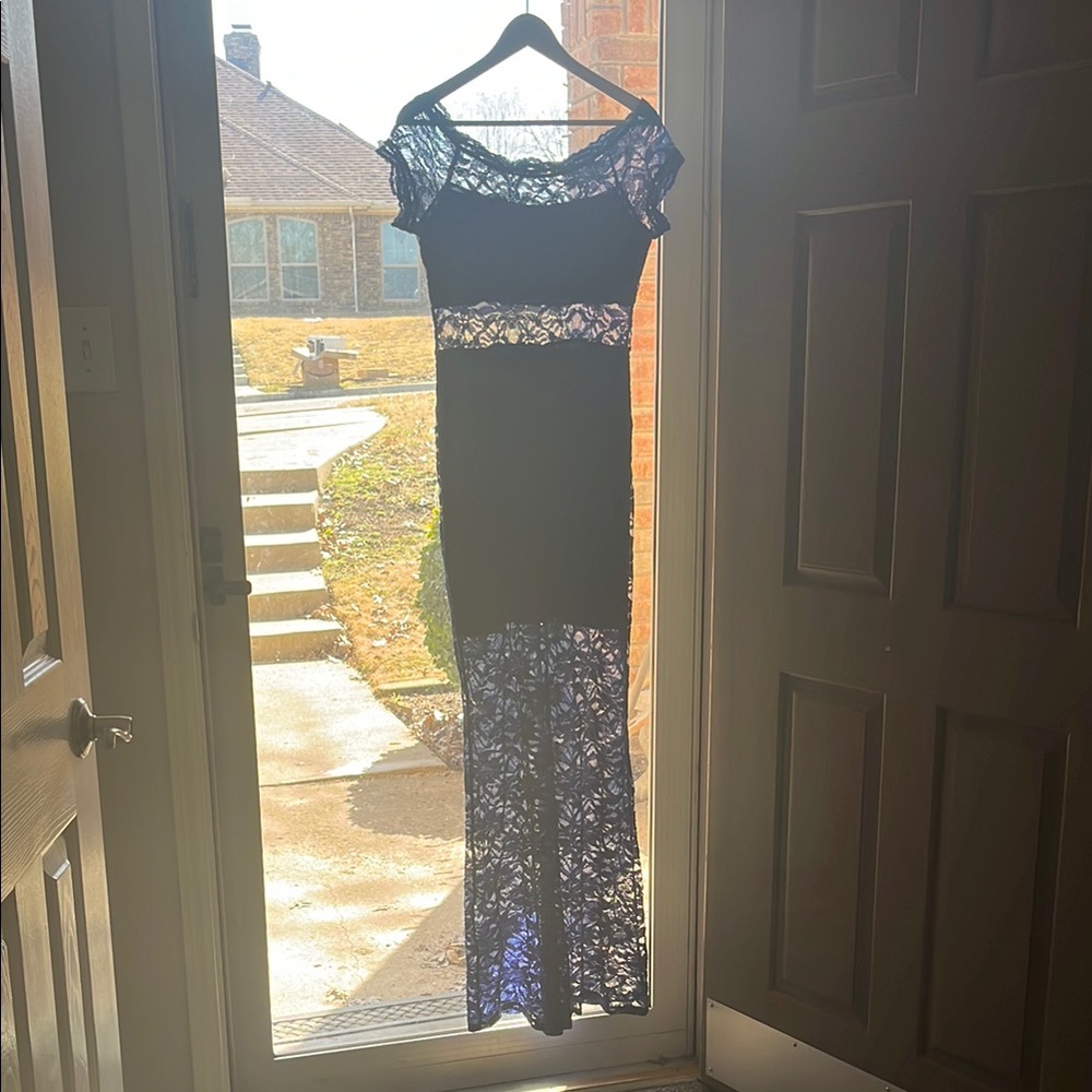 Elegant Blue Lace Evening Dress